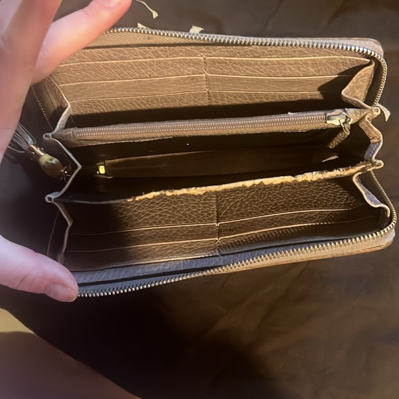 Authentic Gucci long wallet - Picture 3 of 4